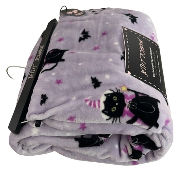 🆕OVERSIZED💋BETSEY JOHNSON💋ULTRA SOFT PLUSH THROW BLANKET BATS CATS - Picture 2 of 5